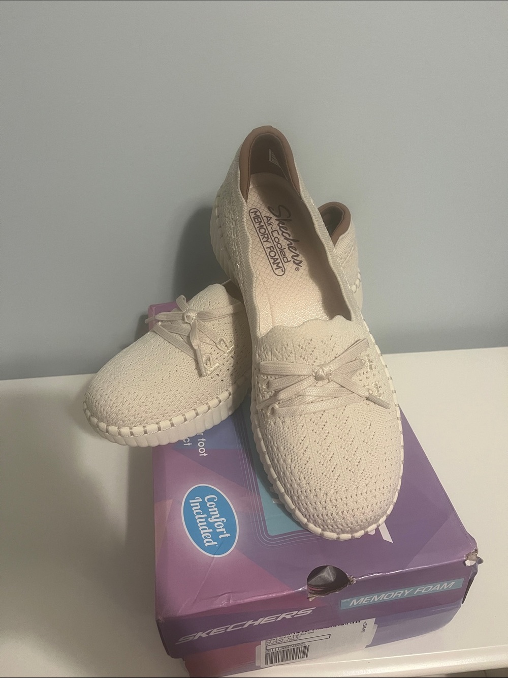 NWT Skechers Women's Cream Knit Slip-On Memory Foam Shoes